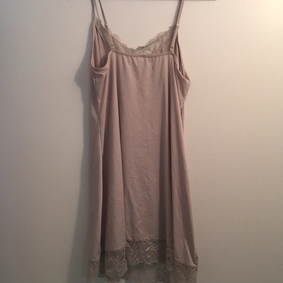 Nightgown - Picture 6 of 7